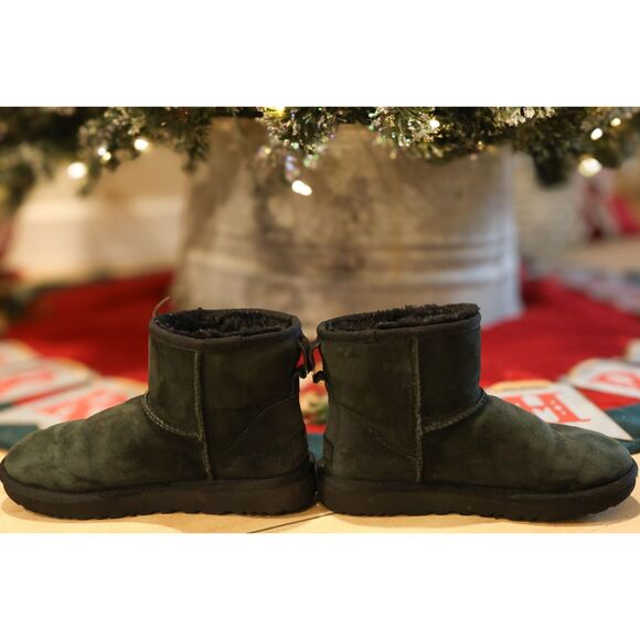 UGG Classic Mini II – Women’s 6 – Dark Green – Excellent Used Condition - Picture 8 of 9